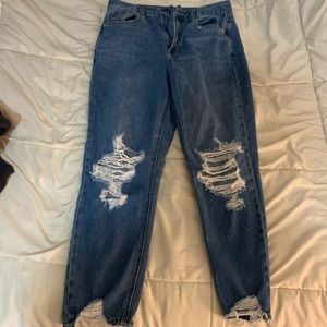 ❌SOLD❌ AE Distressed Mom Jeans (short length)